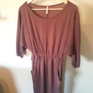 Brown dress with sinched waste and pockets